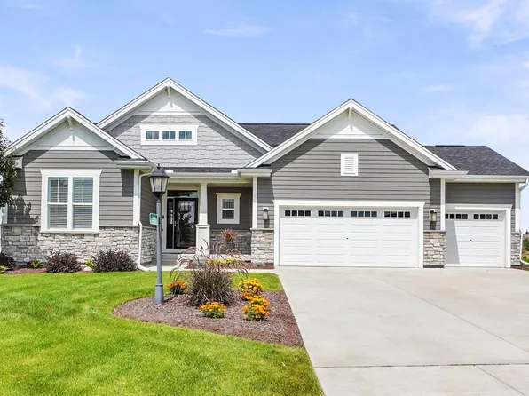 2929 Mendota DRIVE, Oconomowoc, WI 53066