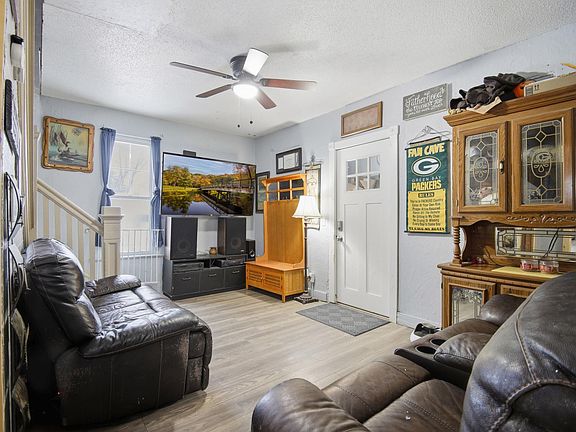 2nd image of 309 Grove St