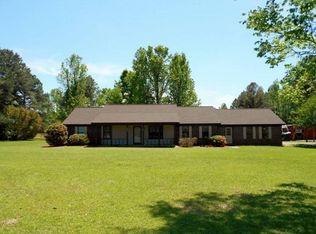 211 Lollar Dr, Columbus, MS 39705