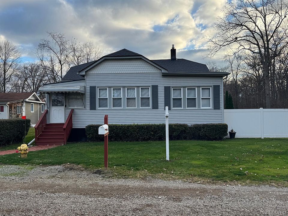 1st image of 25605 8th St