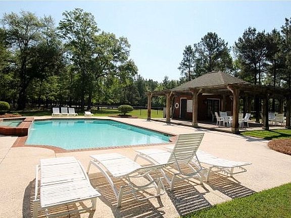 3rd image of Morgan Farm Dr #18