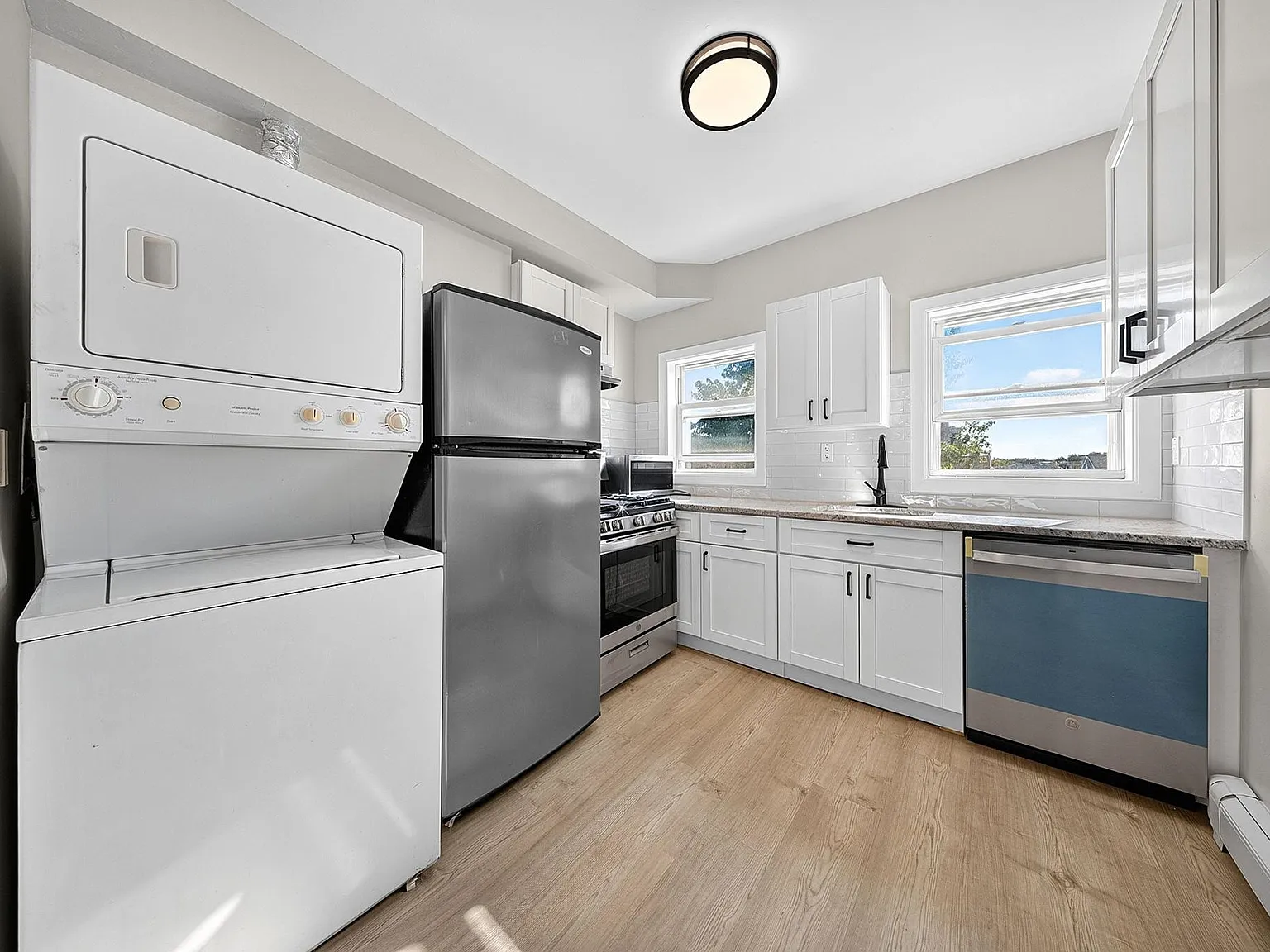 1 bed, 1.0 bath, $2,800 — Photo 3