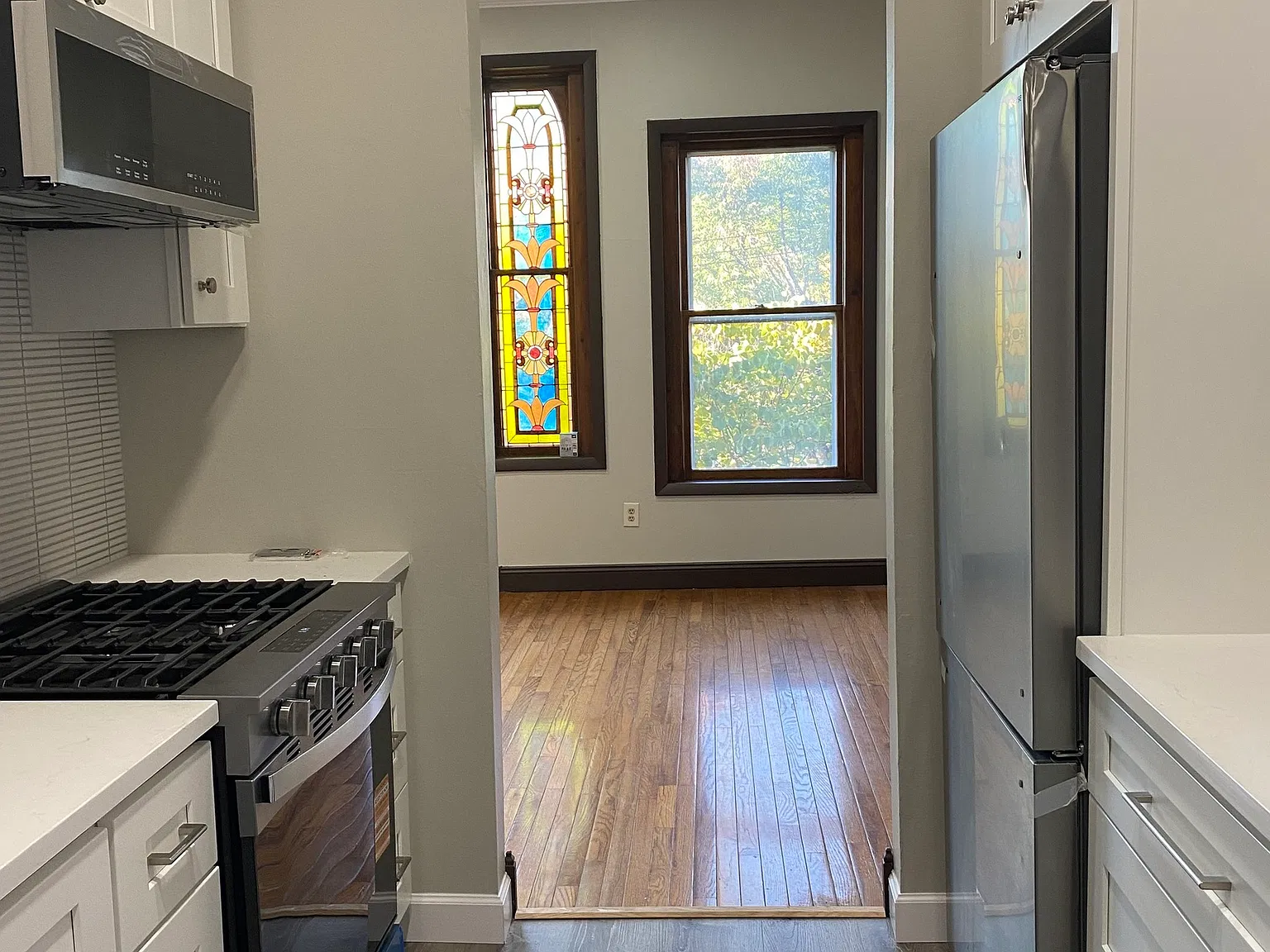2 bed, 1.0 bath, 1144 sqft, $2,200 — Photo 3