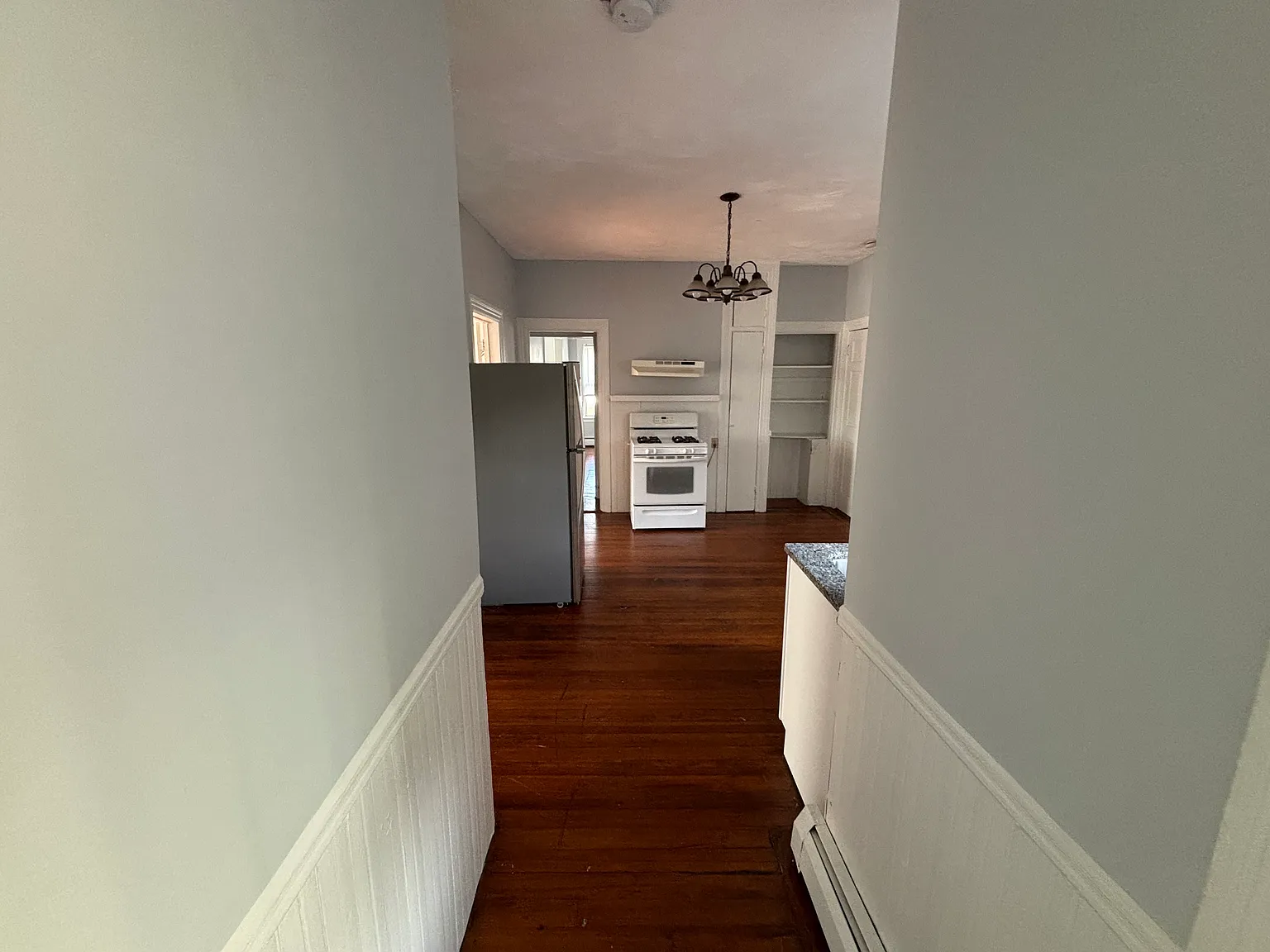 3 bed, 1300 sqft, $2,550 — Photo 3