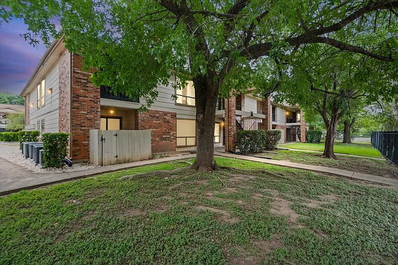 1705 Crossing Pl #114