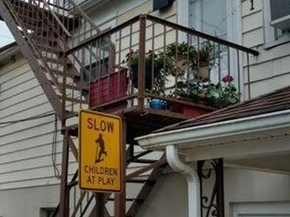 510 6th Aly APT 3, Montoursville, PA 17754
