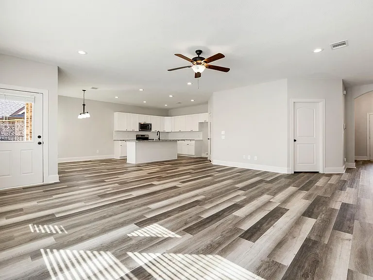 5401 Zephyr Ln — Photo 6