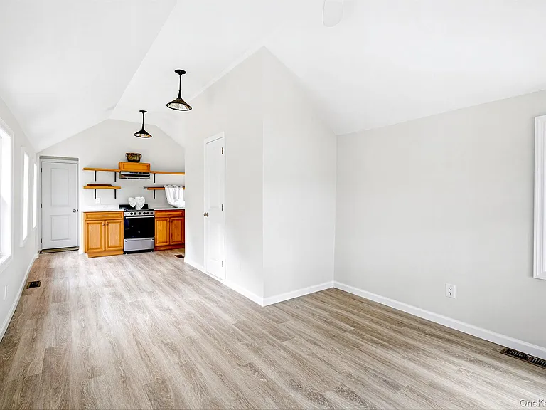 27 Walnut Ave #2 — Photo 6