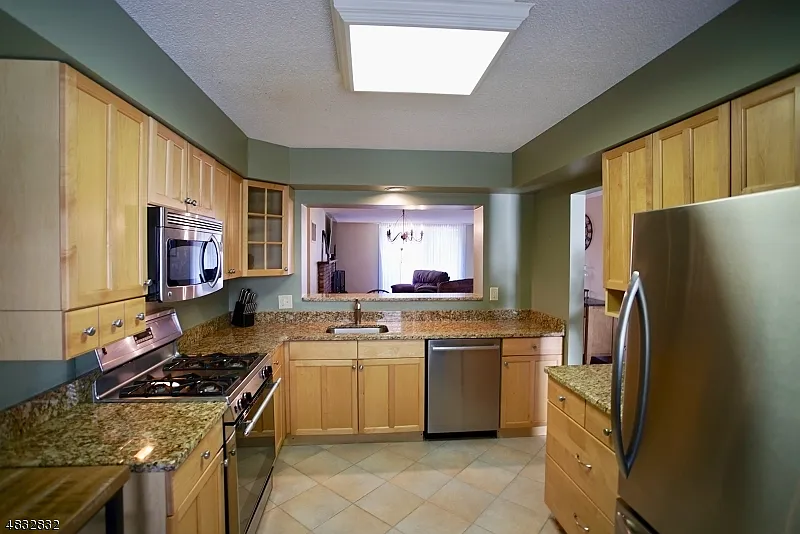 2 bed, 2.5 bath, $3,700 — Photo 2