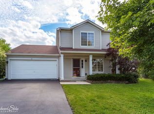 17 Barcroft Ct, South Elgin, IL 60177