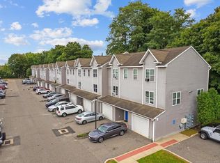 62-24 Chestnut St, Danbury, CT 06810