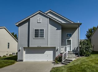 18214 Edna St, Omaha, NE 68136