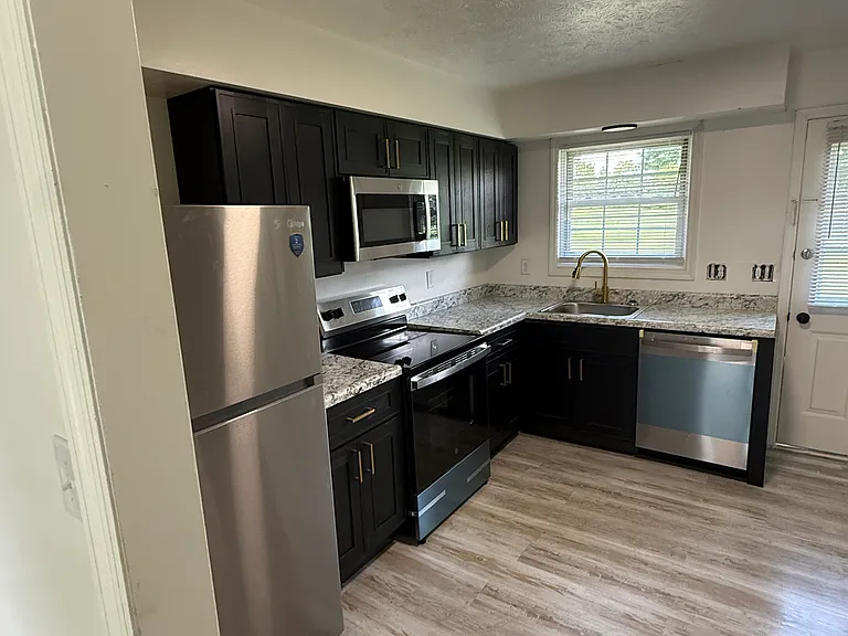116 Land O Goshen #A — Photo 2