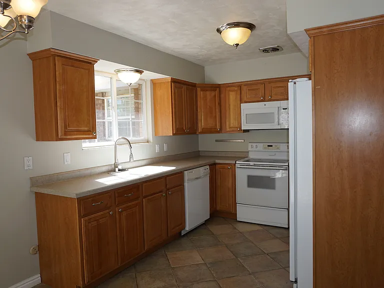 3857 W Jacquelyn St — Photo 2