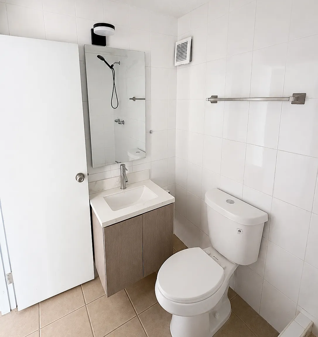 3 bed, 800 sqft, $1,600 — Photo 4