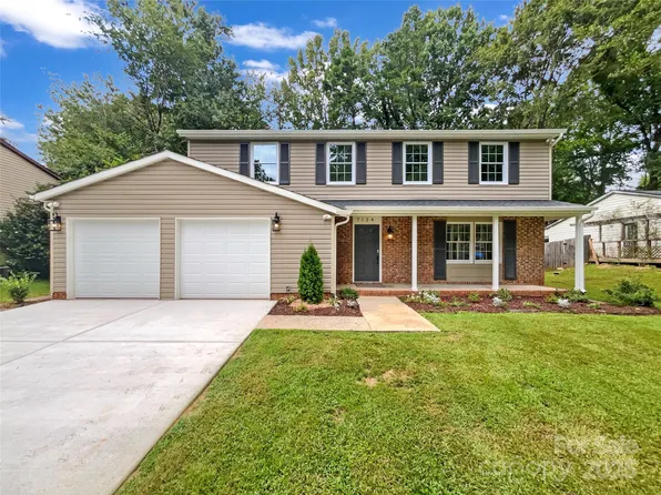 7134 Rollingridge Dr, Charlotte, NC 28211