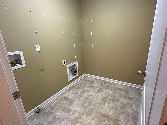 5th image of 680 Georgetown Ln