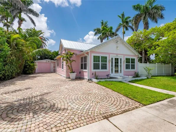 717 W MARION AVENUE, PUNTA GORDA, FL 33950