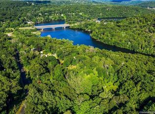 102 Housatonic Trl, Southbury, CT 06488