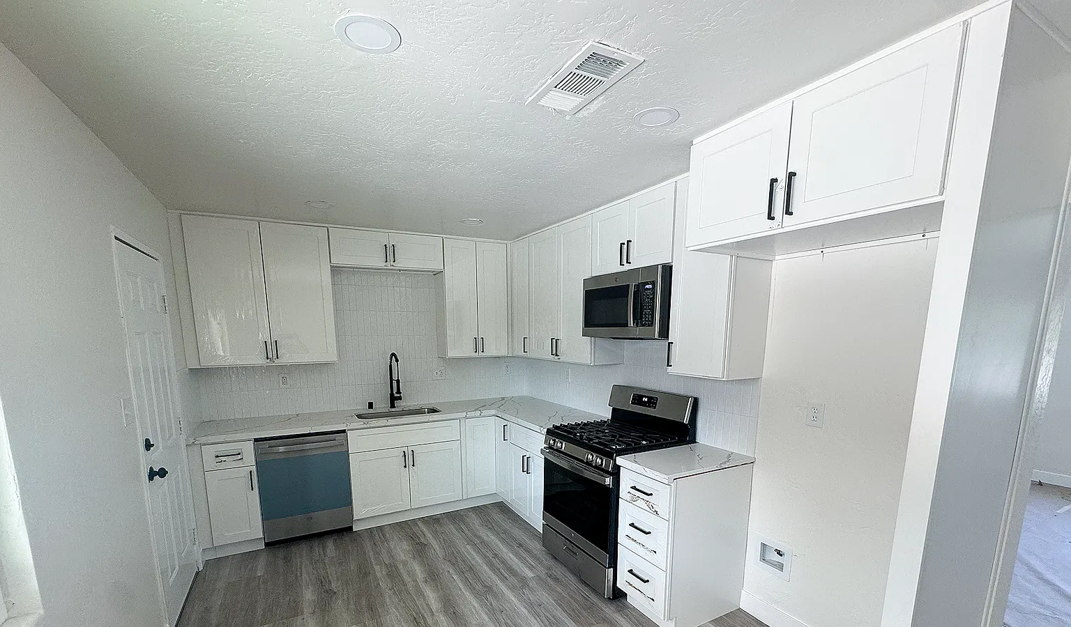 967 East Cleveland Avenue — Photo 3