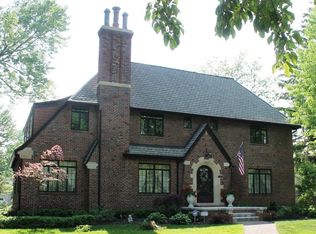 1169 Three Mile Dr, Grosse Pointe Park, MI 48230