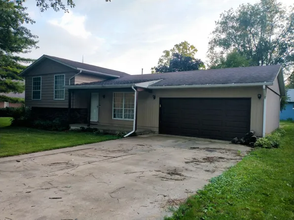 403 Cedar St, Delavan, IL 61734