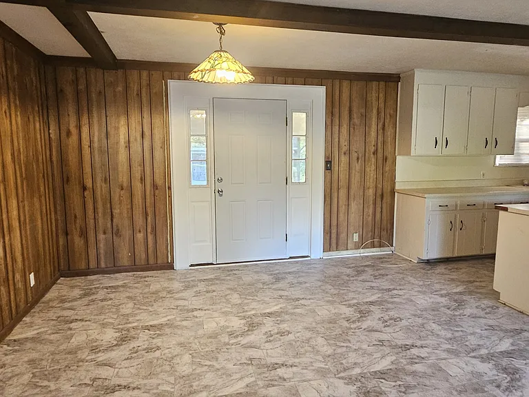 306 Mustang Dr — Photo 37