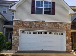 203 Brinley Dr, Pennington, NJ