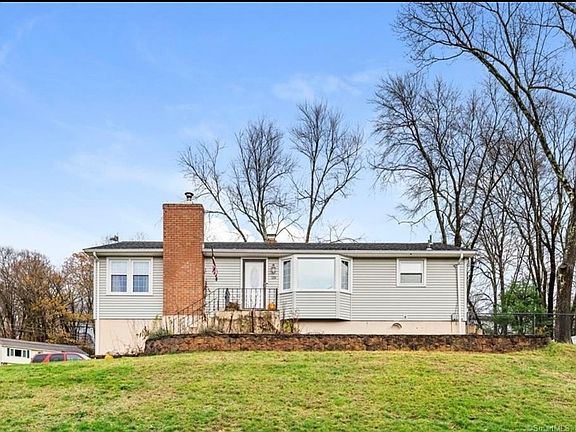 2nd image of 118 Evergreen Rd