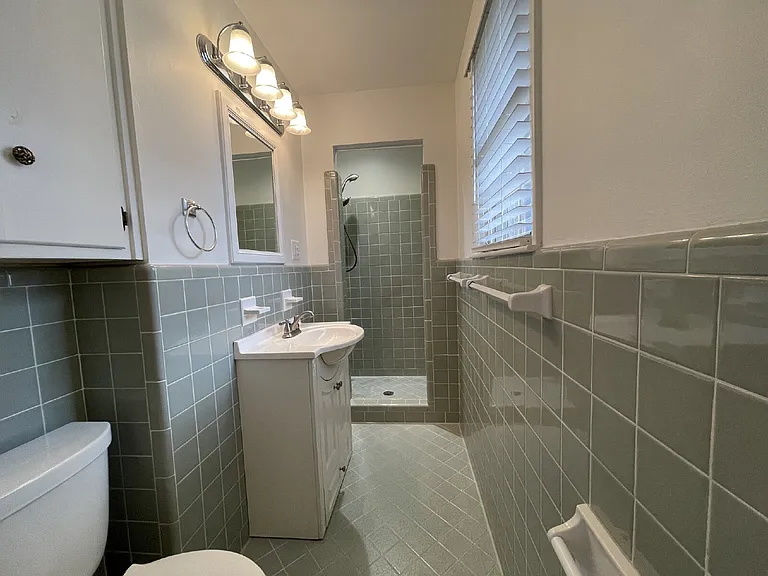 102 Crosby Dr — Photo 15