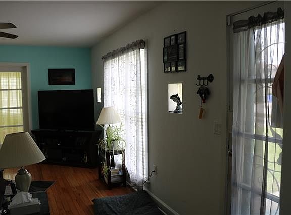 4th image of 2232 Jeffcott St