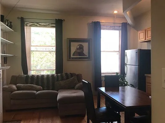 Rented by Perry Associates NYC Inc | media 12