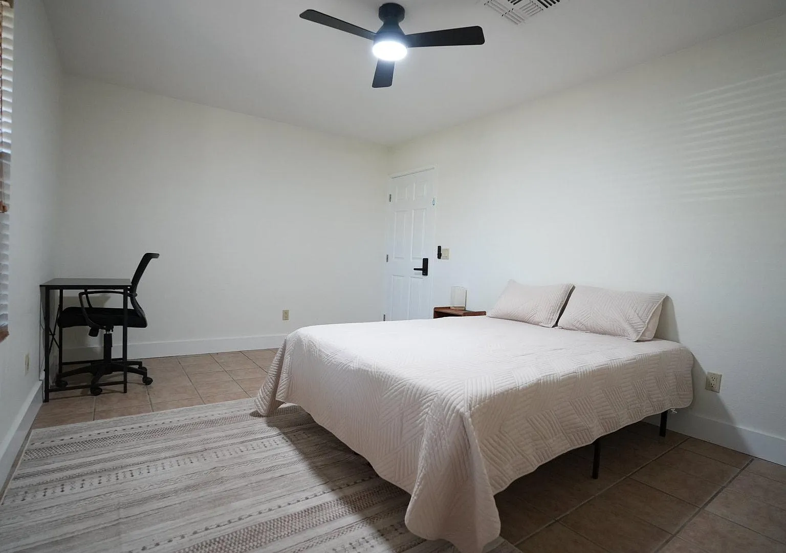 4 bed, 2.5 bath, 3094 sqft, $1,066 — Photo 4