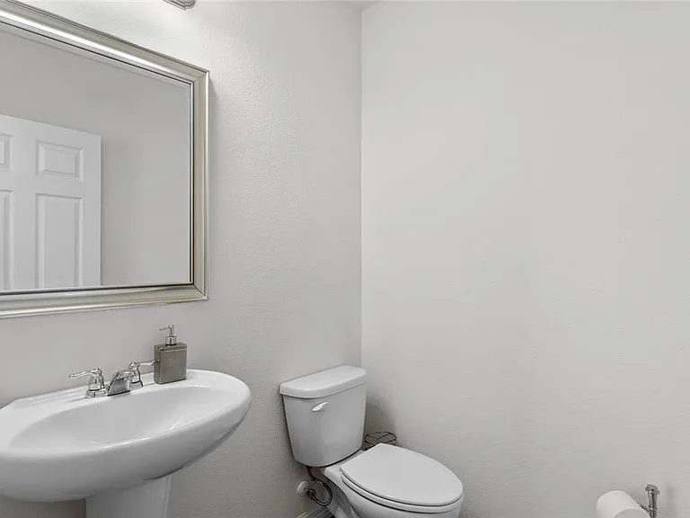 3211 Turret Dr — Photo 10