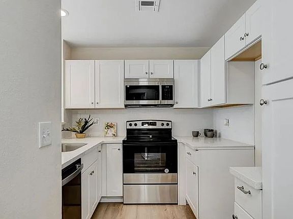 3rd image of 5600 Orchard Ln