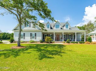 300 Angelfish Ct, Newport, NC 28570