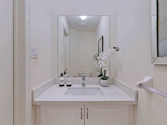5th image of 1160 McTavish Dr