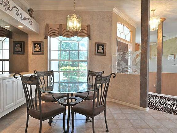 4th image of 9401 Forest Hills Cir