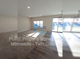 9709 Compass Pointe Ct, Woodbury, MN 55129