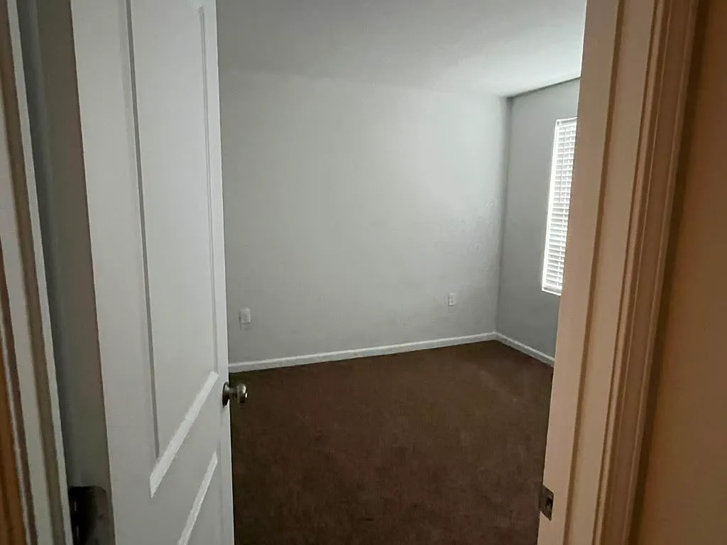 3 bed, 1750 sqft, $1,925 — Photo 4