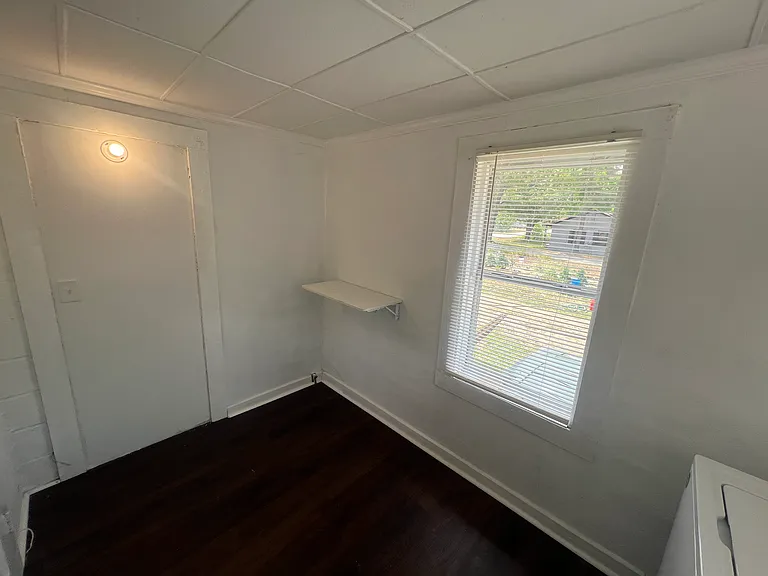 621 W Jones Ave #B — Photo 17