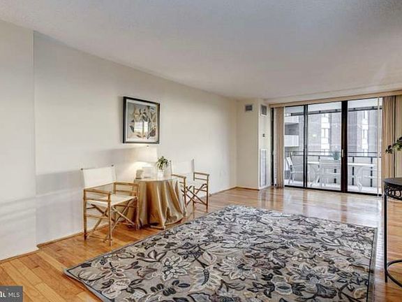4th image of 250 S Reynolds St APT 1104