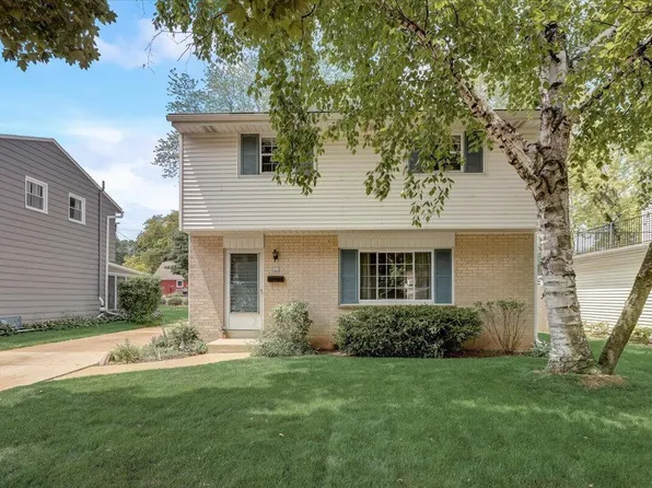925 South 122nd STREET, West Allis, WI 53214