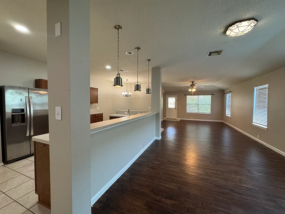 5914 Spring Sunrise Dr