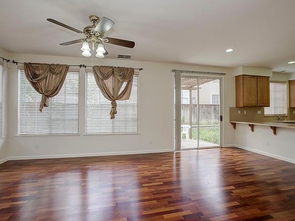 3rd image of 2927 Rubino Cir