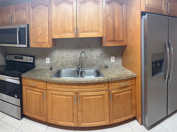 3rd image of 257 NW 57th St