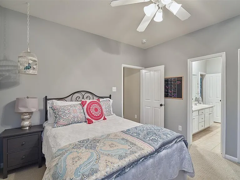 43 S Longsford Cir — Photo 27