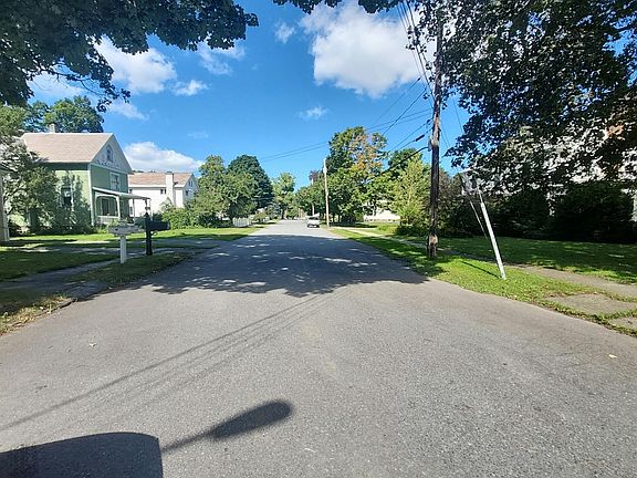 5th image of 20 Gilmore Ave