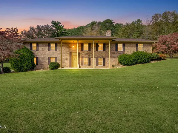 402 Cherokee Ln, Rogersville, TN 37857