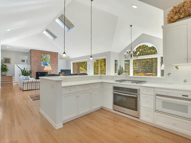 74 N Woods Ln — Photo 9